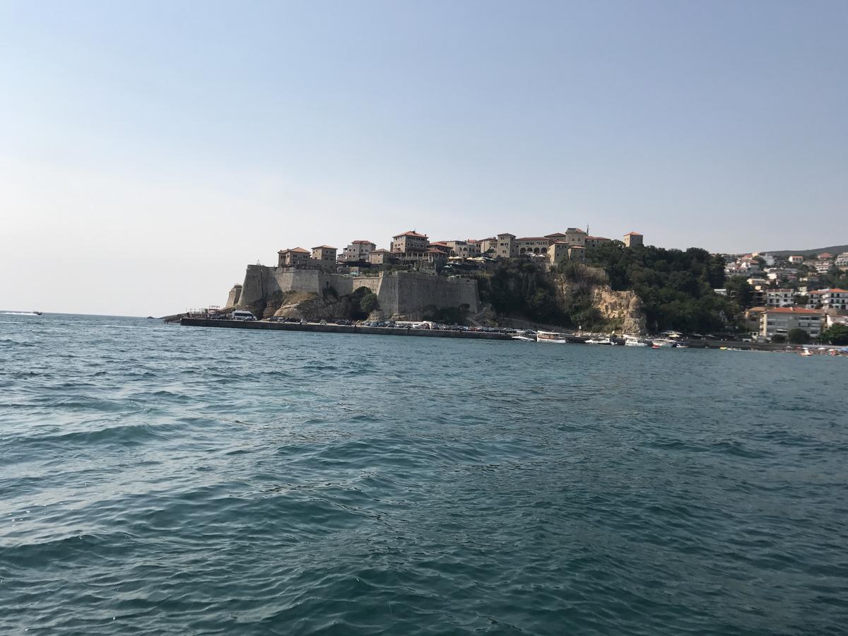 Hotel La Rosa Negra Ulcinj Ngoại thất bức ảnh