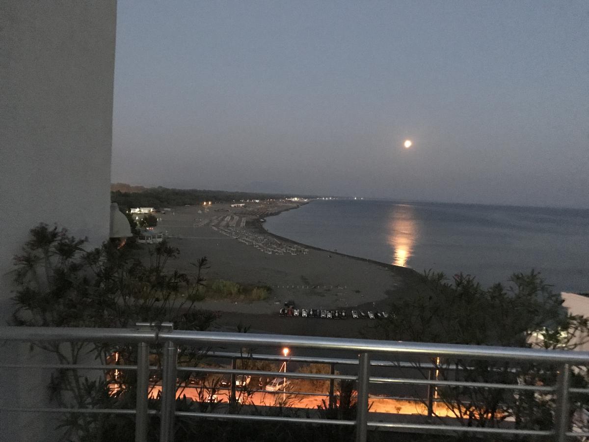 Hotel La Rosa Negra Ulcinj Ngoại thất bức ảnh