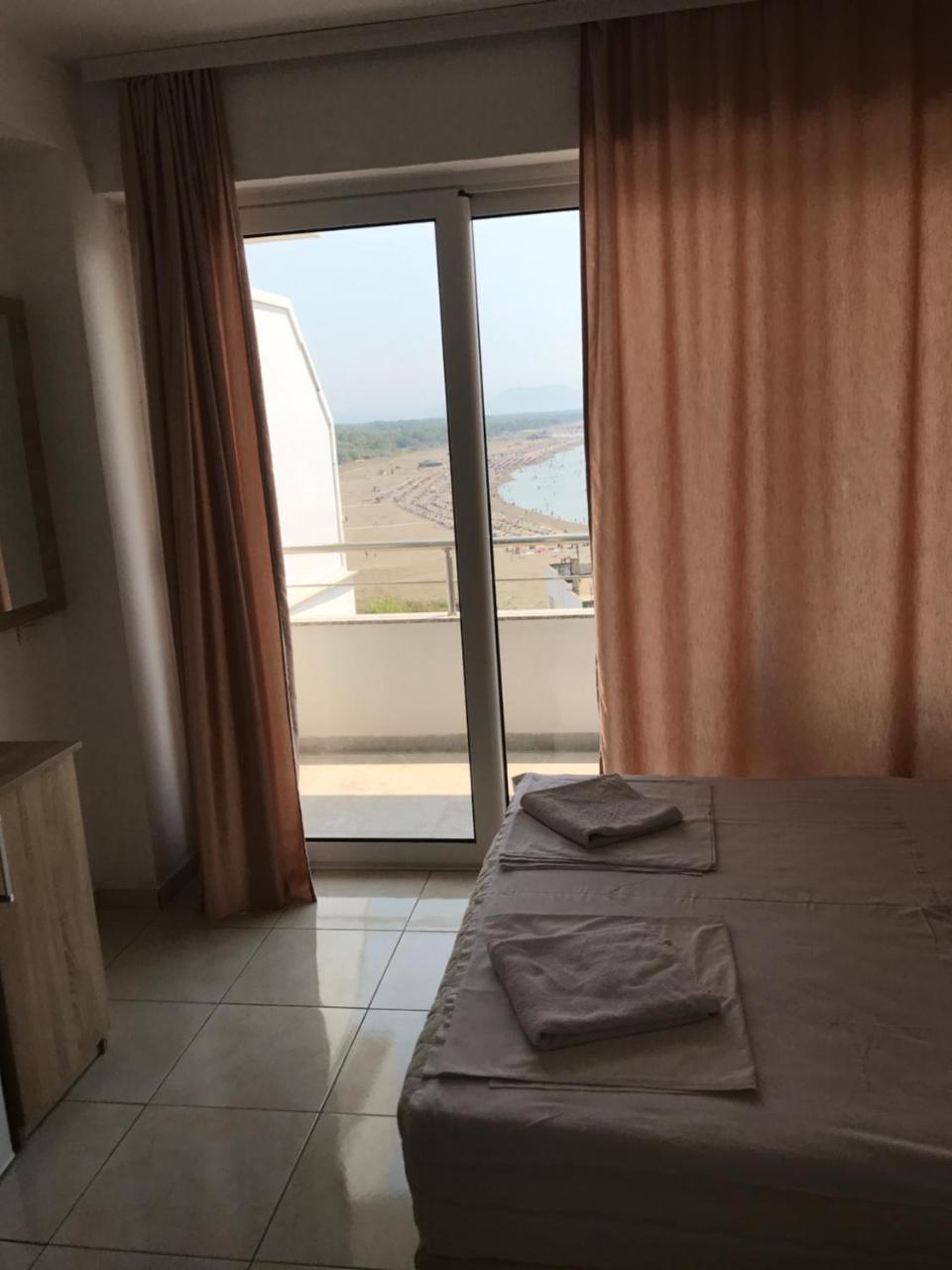 Hotel La Rosa Negra Ulcinj Ngoại thất bức ảnh