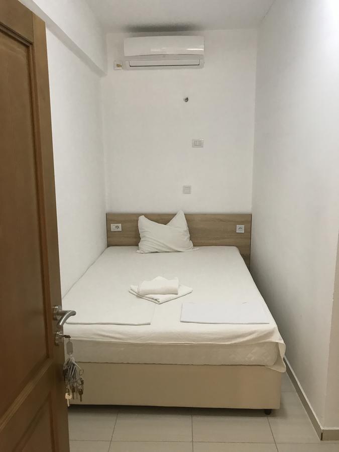 Hotel La Rosa Negra Ulcinj Ngoại thất bức ảnh